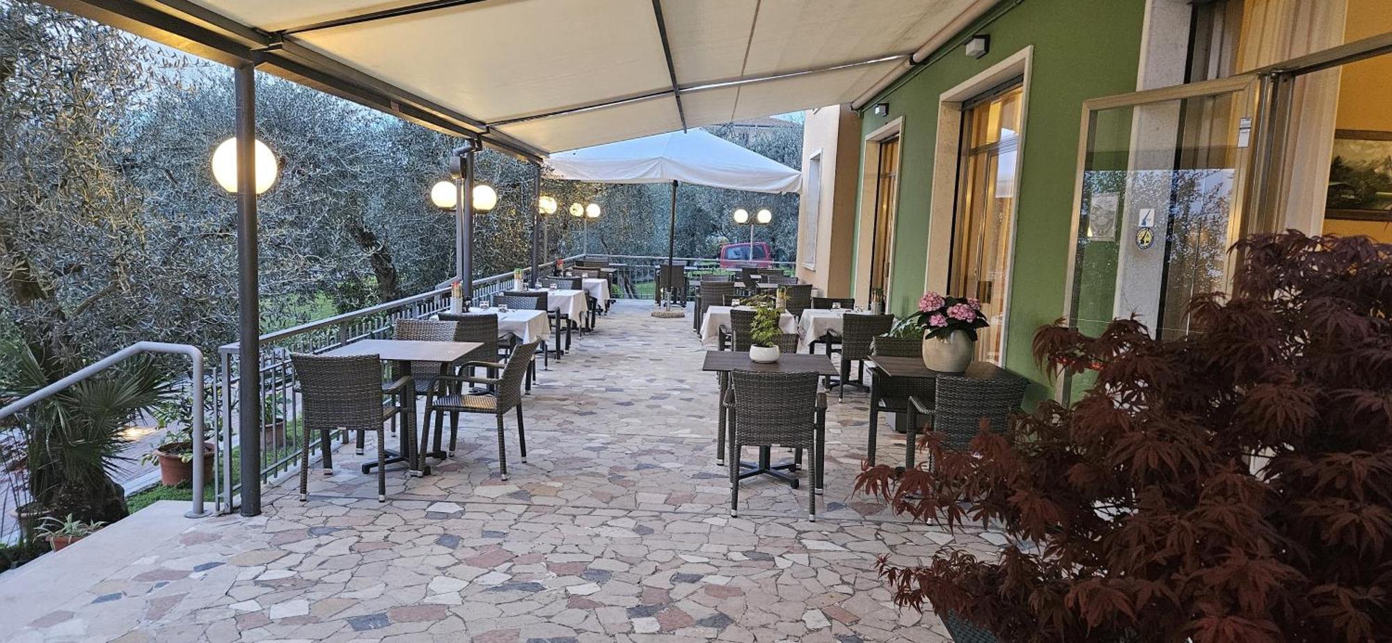 Torri Del Benaco花园酒店