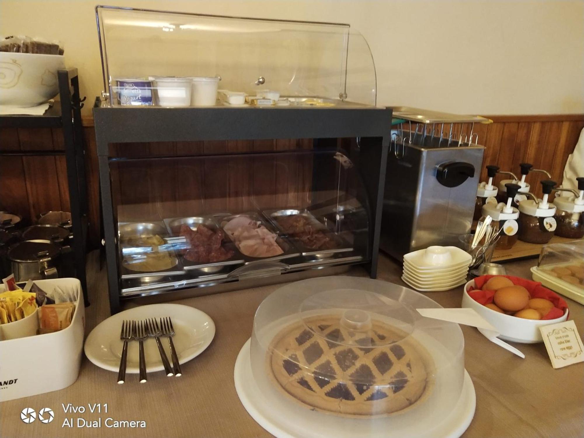 Torri Del Benaco花园酒店