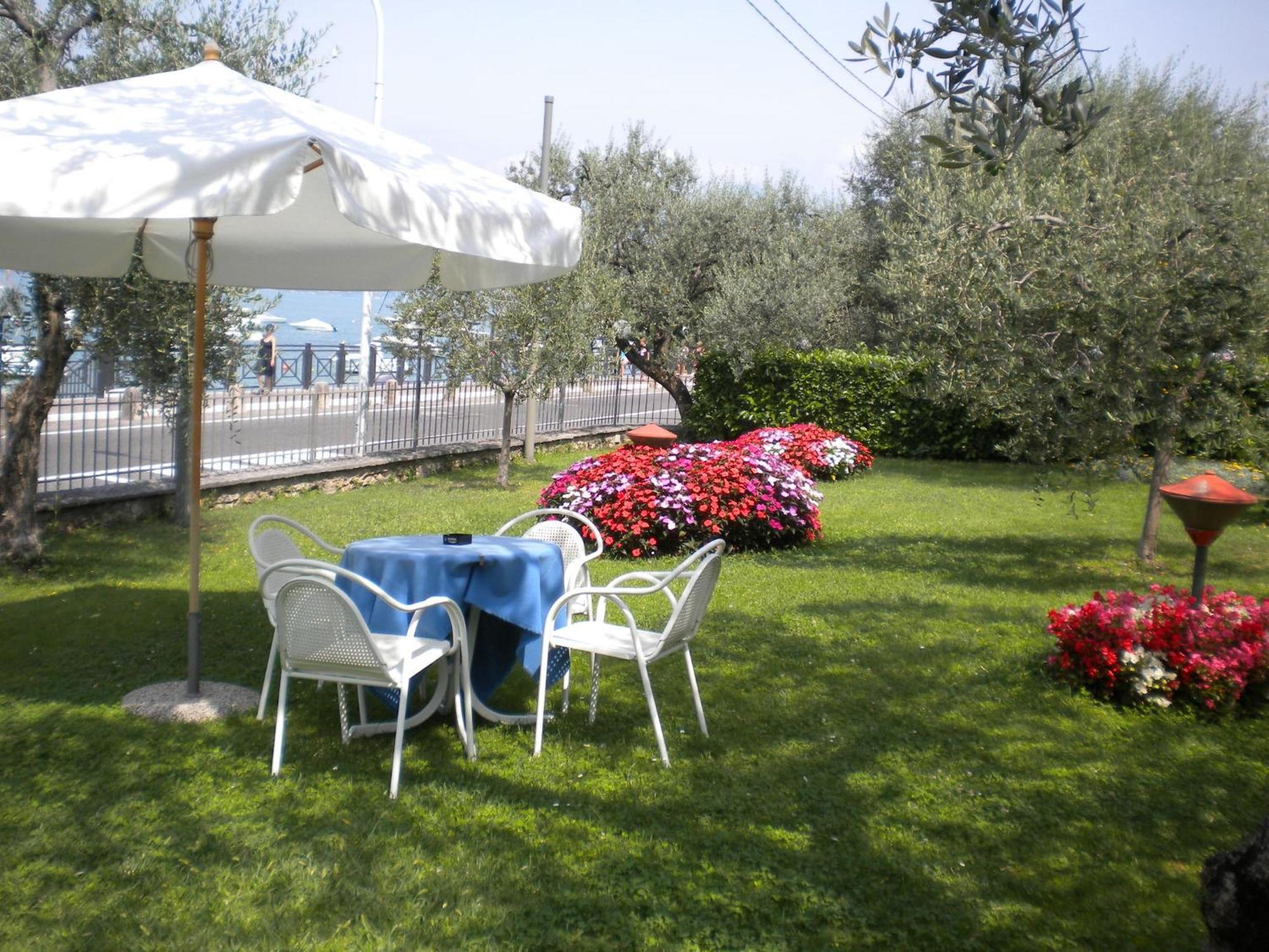 花园Torri Del Benaco